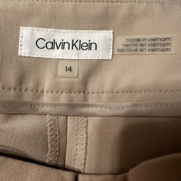 Calvin Klein Straight Slim Zip Pocket Pants Mid rise, Khaki color size 14 - Picture 5 of 7